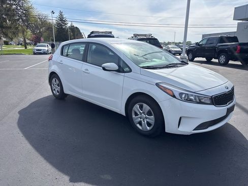 Used 2017 Kia Forte LX FWD image 4