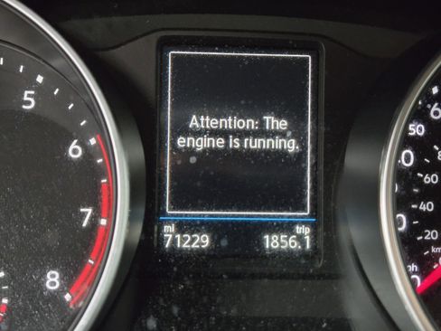 Used 2018 Volkswagen Tiguan S image 17