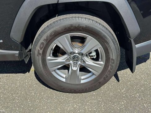 Used 2023 Toyota RAV4 LE AWD/4WD image 11