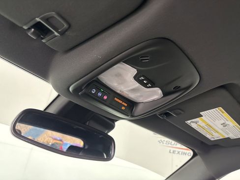 Used 2021 Chevrolet TrailBlazer ACTIV w/ Technology Package image 18