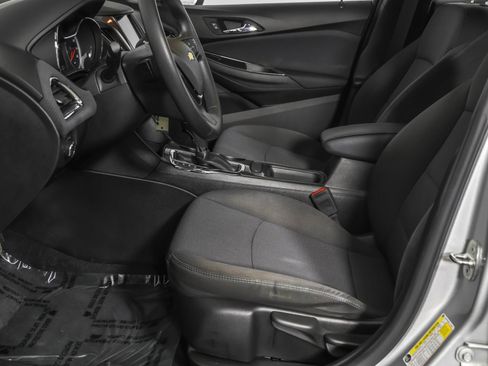 Used 2019 Chevrolet Cruze LT image 23
