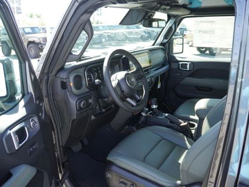 New 2026 Jeep Gladiator Mojave image 18