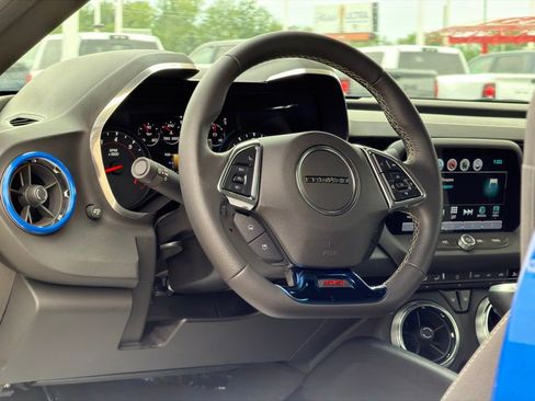 Used 2018 Chevrolet Camaro SS RWD image 42