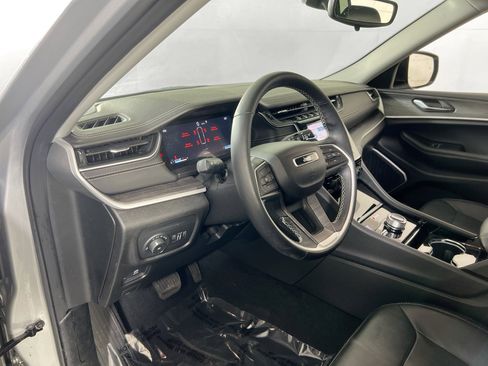 Used 2021 Jeep Grand Cherokee L Limited AWD/4WD image 9