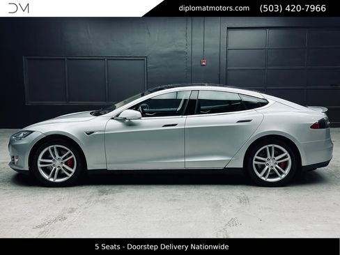 Used 2014 Tesla Model S P85 image 4