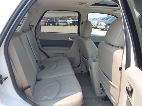 Used 2010 Mercury Mariner 4WD image 26