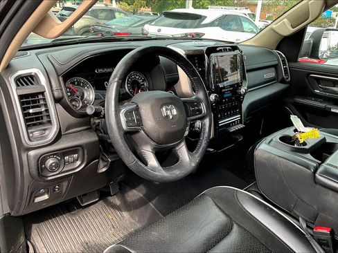 Used 2019 RAM 1500 Laramie AWD/4WD image 4