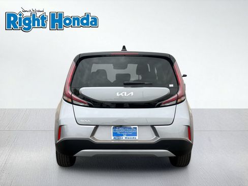 Used 2025 Kia Soul LX w/ LX Technology Package FWD image 7