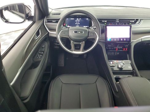 New 2025 Jeep Grand Cherokee L Limited image 14