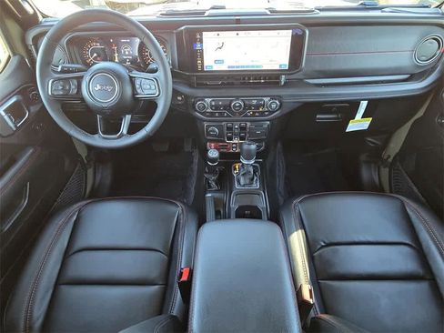 New 2025 Jeep Gladiator Rubicon image 11