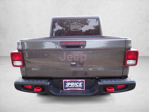Used 2023 Jeep Gladiator Rubicon w/ Cold Weather Group AWD/4WD image 3