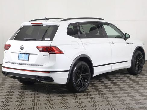 Used 2024 Volkswagen Tiguan SE R-Line AWD/4WD image 10