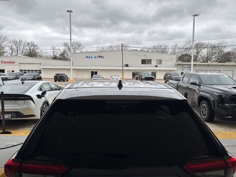 Used 2023 Toyota RAV4 LE image 8