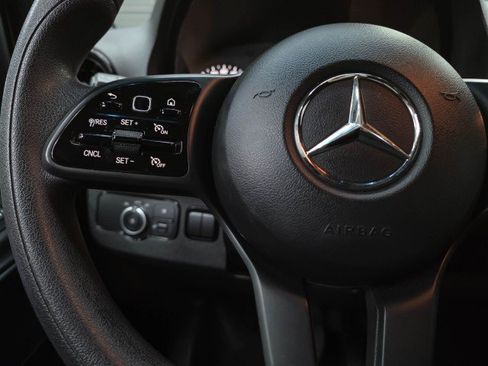 Used 2022 Mercedes-Benz Sprinter 2500 image 18
