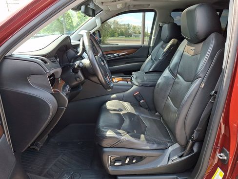 Used 2020 Cadillac Escalade ESV Luxury w/ Escalade Sport Edition AWD/4WD image 15