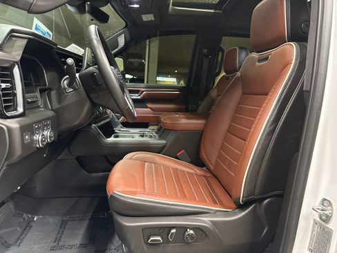 Used 2024 GMC Sierra 3500 Denali Ultimate image 16