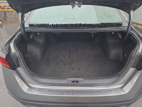 Used 2025 Nissan Altima 2.5 SV FWD image 7
