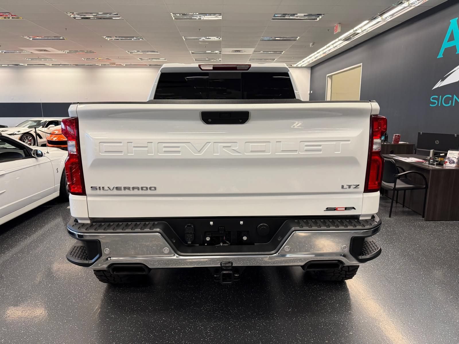 Used 2020 Chevrolet Silverado 1500 LTZ w/ LTZ Plus Package AWD/4WD image 5