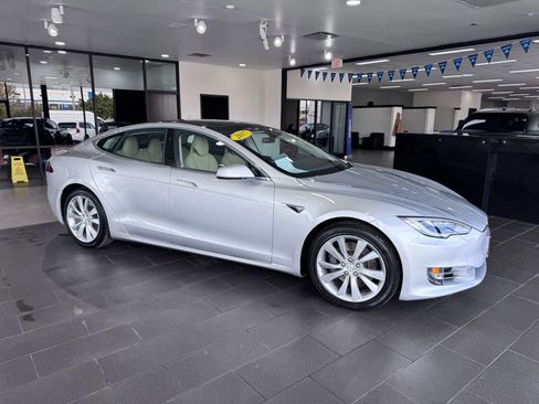 Used 2017 Tesla Model S 75D image 6