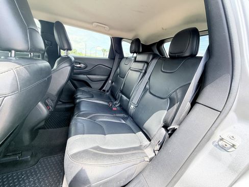 Used 2015 Jeep Cherokee Latitude w/ Comfort/Convenience Group AWD/4WD image 9