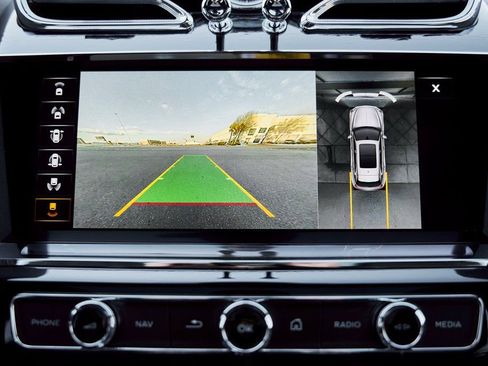 Used 2022 Bentley Bentayga image 78