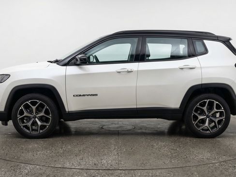 Used 2025 Jeep Compass Limited image 5