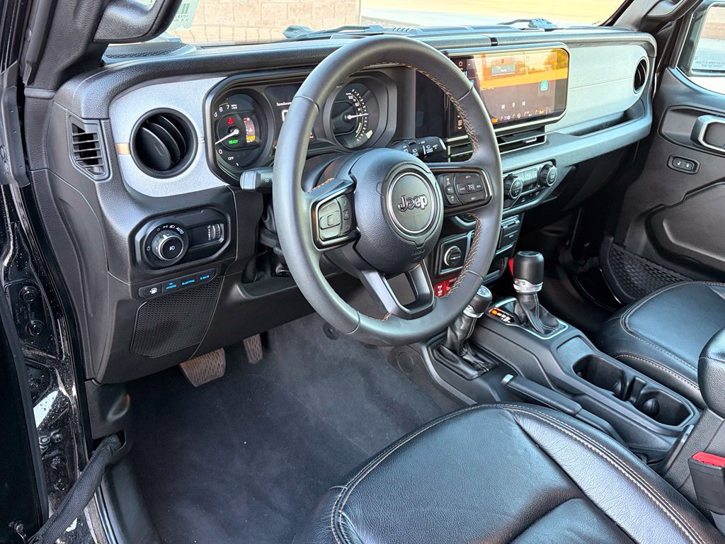 Used 2024 Jeep Wrangler Unlimited AWD/4WD image 12