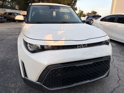 Certified 2023 Kia Soul LX w/ LX Technology Package FWD image 2