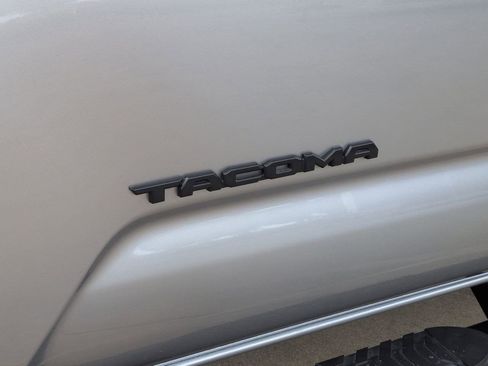 Used 2021 Toyota Tacoma TRD Off-Road w/ TRD Premium Off Road Package image 6