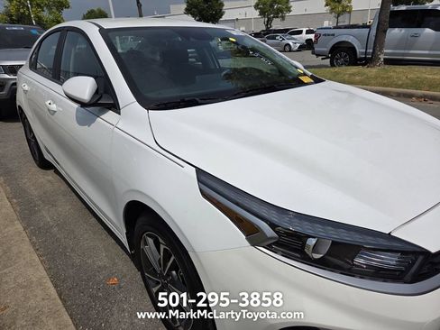 Used 2024 Kia Forte LXS FWD image 3