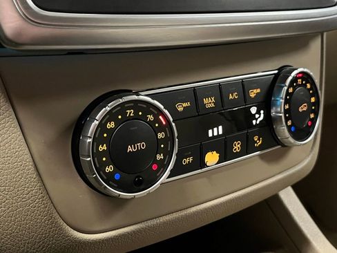 Used 2014 Mercedes-Benz GL 450 4MATIC image 11