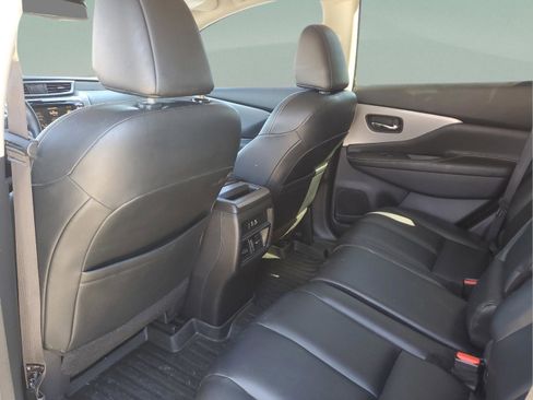 Used 2022 Nissan Murano SV w/ SV Midnight Edition Package image 9