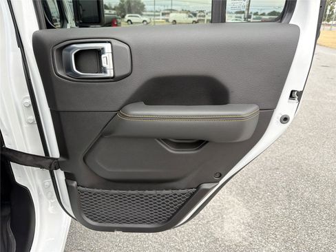 New 2026 Jeep Gladiator Sport image 17