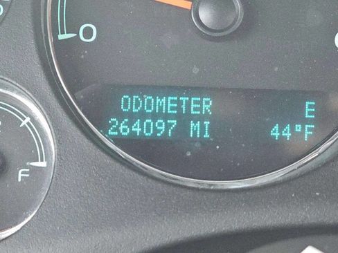 Used 2009 Chevrolet Suburban LTZ image 10