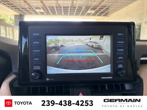 Used 2021 Toyota RAV4 XLE w/ Convenience Package FWD image 18