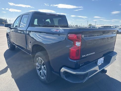 Used 2023 Chevrolet Silverado 1500 LT AWD/4WD image 3