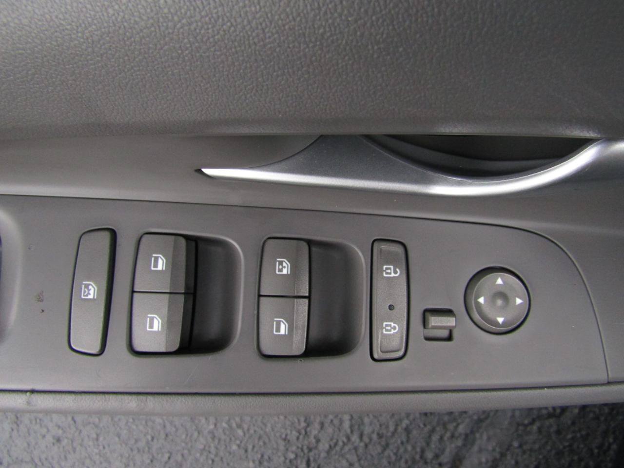 Used 2023 Hyundai Elantra SEL w/ Convenience Package FWD image 11