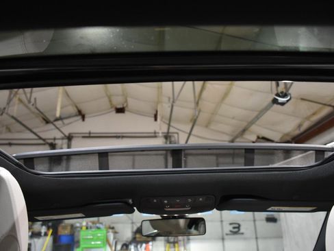 Used 2018 Mercedes-Benz E 400 4MATIC Sedan image 21