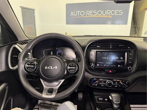 Used 2023 Kia Soul LX w/ LX Technology Package image 36