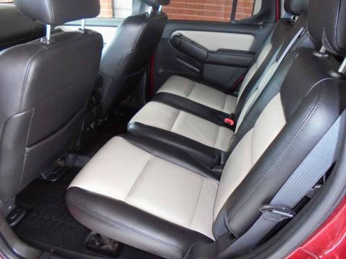 Used 2008 Ford Explorer Sport Trac Limited RWD image 9