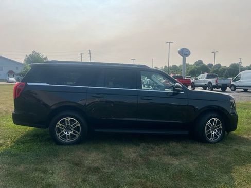 Used 2025 Ford Expedition Max Active AWD/4WD image 8