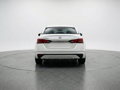 Used 2025 Nissan Altima 2.5 SV FWD image 7
