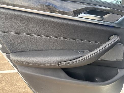 Used 2018 BMW M550i xDrive image 17