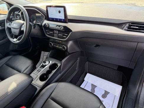 Used 2022 Ford Escape SEL image 19