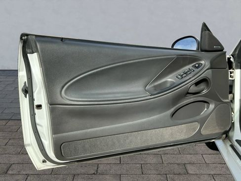 Used 2003 Ford Mustang Premium image 8