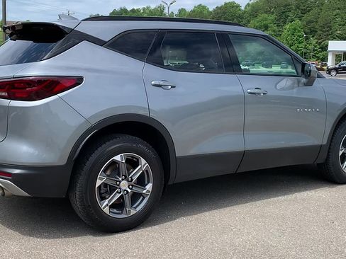 Used 2023 Chevrolet Blazer LT w/ Convenience Package FWD image 6