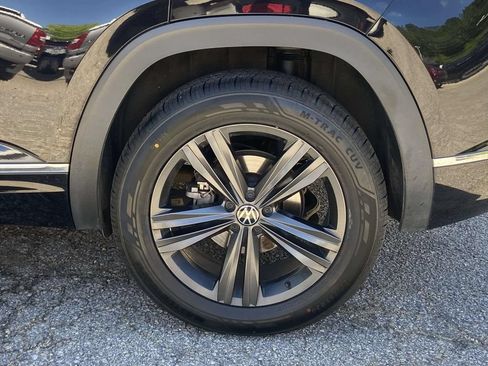 Used 2022 Volkswagen Atlas Cross Sport SEL R-Line AWD/4WD image 9