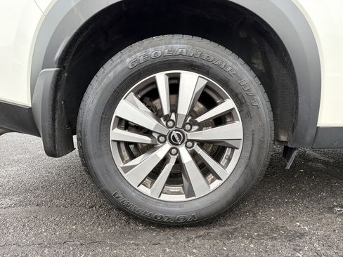 Certified 2022 Nissan Pathfinder SL w/ SL Black Package image 33