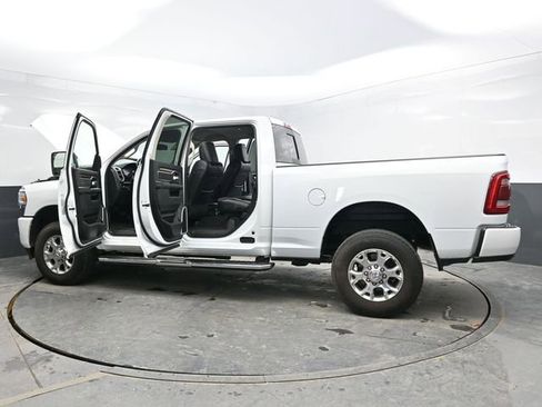 Used 2024 RAM 2500 Laramie AWD/4WD image 43