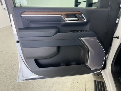 Used 2024 Chevrolet Silverado 2500 High Country w/ High Country Premium Package AWD/4WD image 20